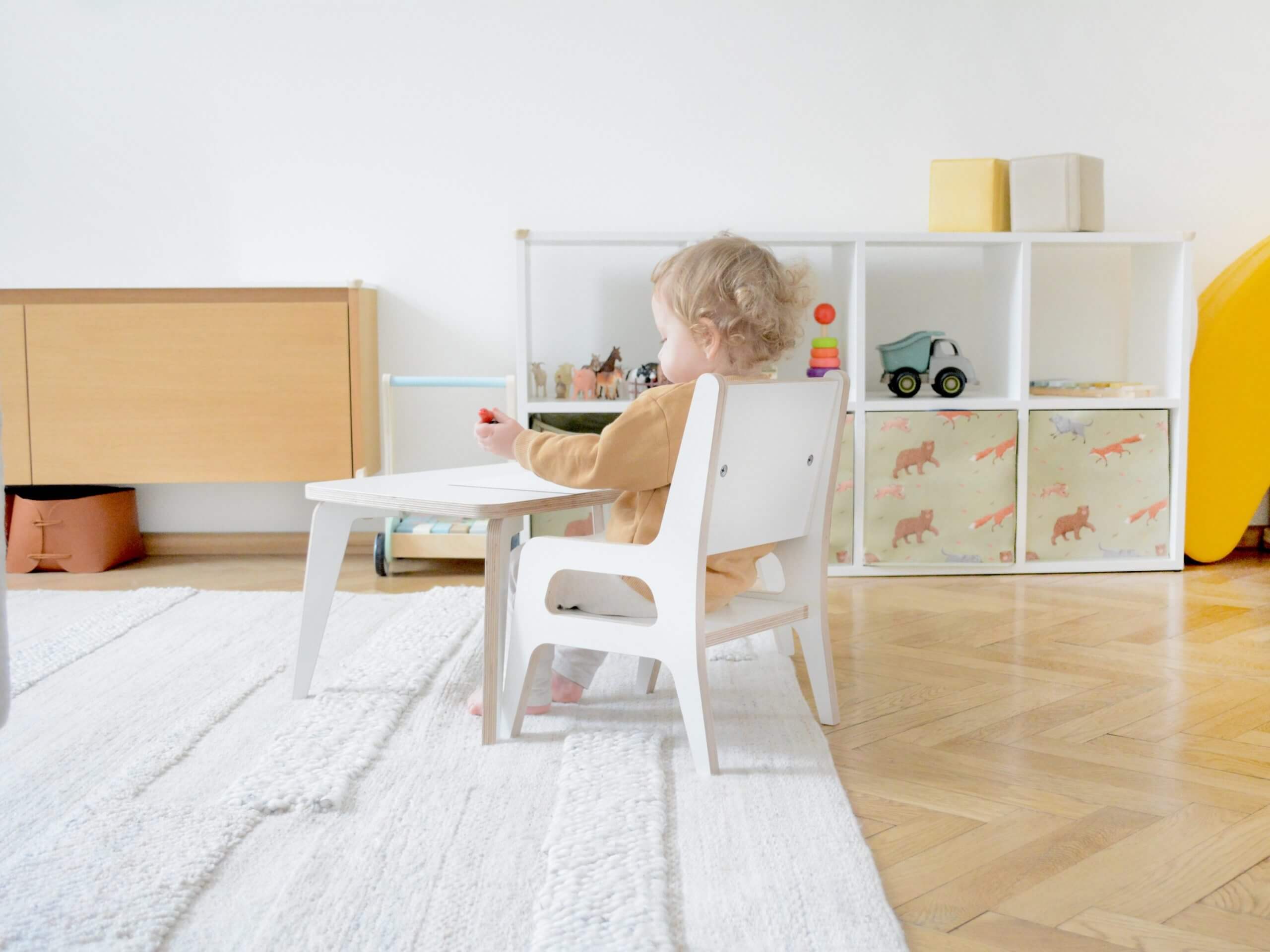 Chair_w_armrests (1)