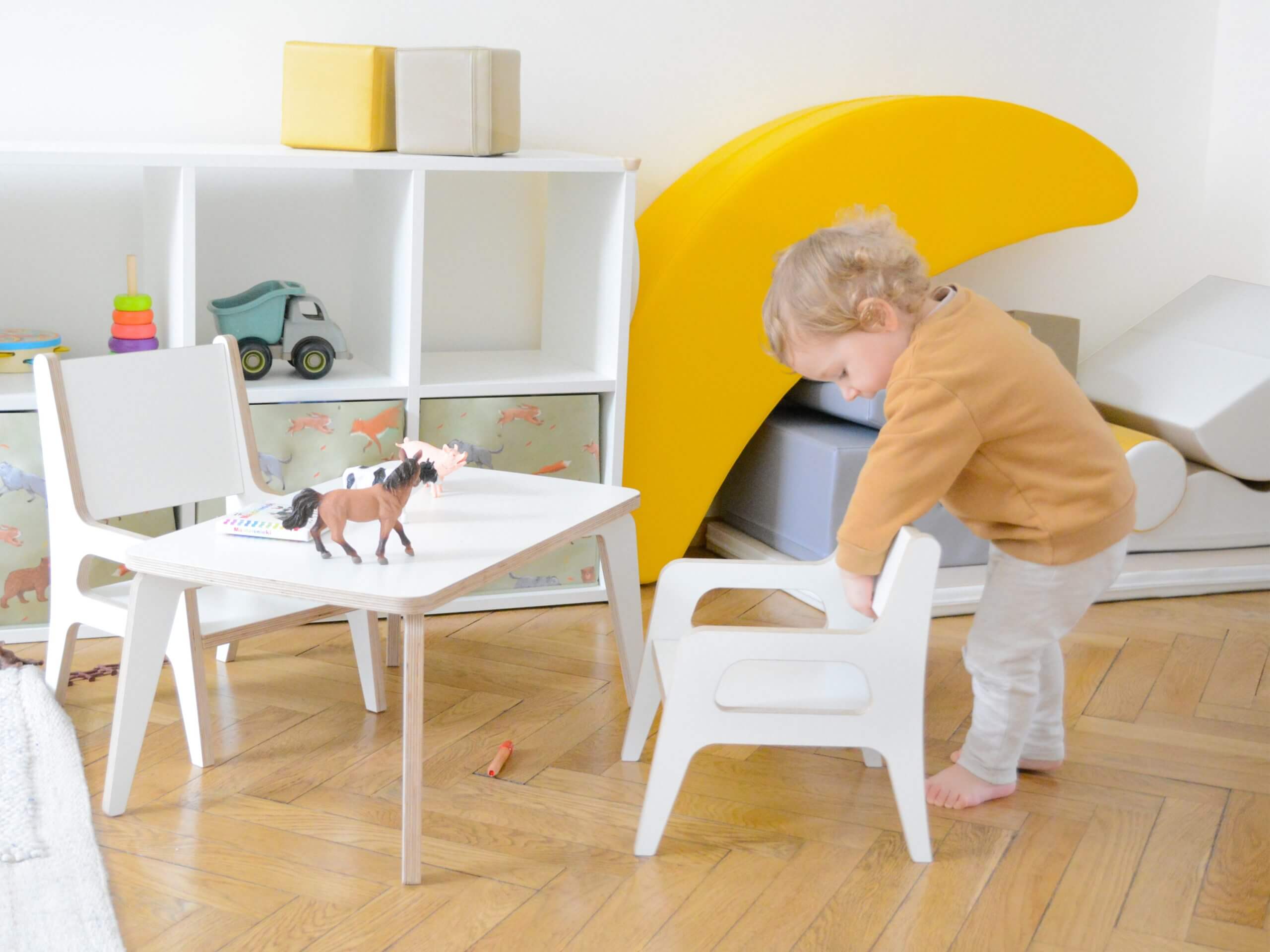 Activity_table_and_Toddler_Chair_Low_back_Set (2)